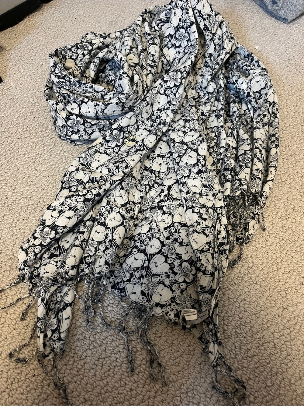 American Eagle Outfitters Black and White Floral Fringe Scarf